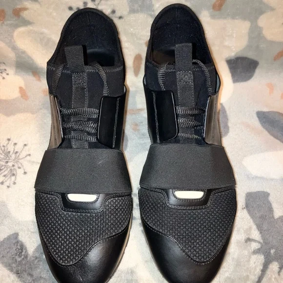 Balenciaga NWOT Black Knit & Leather Sneakers - Picture 4 of 9